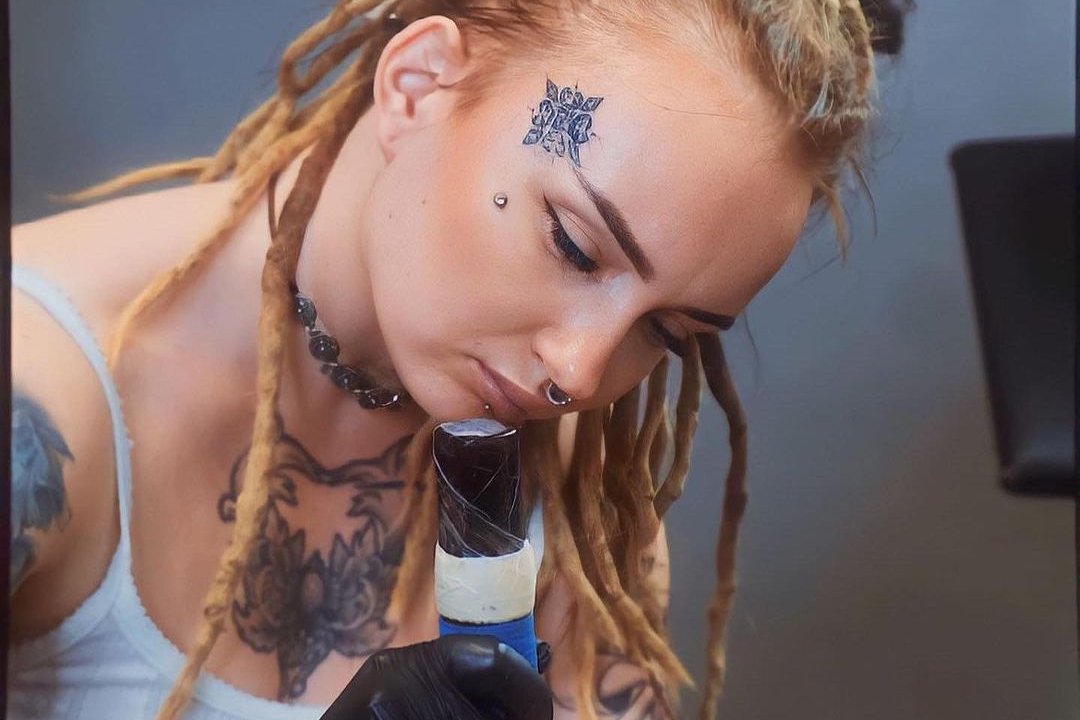 ️Attention ️Daudzpusīgā māksliniece, kas strādā dažādos stilos tieši no Budapeštas! Studijā būs no 16. līdz 22. oktobrim  Steidzies pierakstīties. Valnu 37 +37122035682 Direct