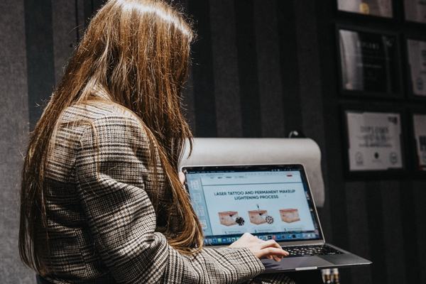 Laser tattoo lightening process