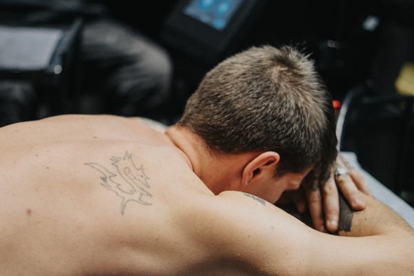 Tetovējumu izgaismošanas kurss ar rimuveriem Liepājā